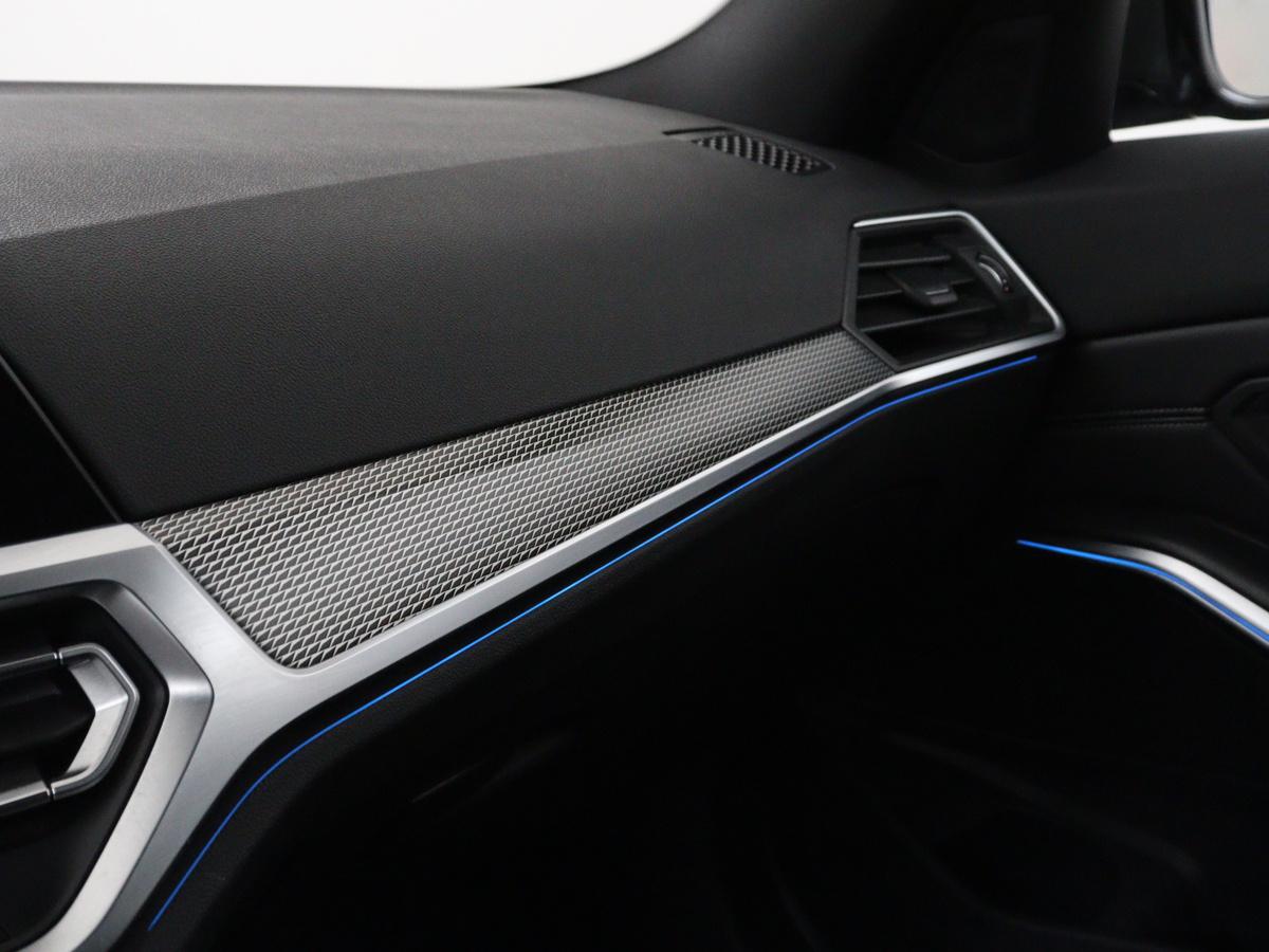 BMW 3 Serie BMW 3-serie Touring 320e Business Edition Plus M-sport | 84,4% SOH | Panoramadak | Leder | Elektrische trekhaak | Camera | Park assist | Cruise control | Carplay | Sfeerverlichting |