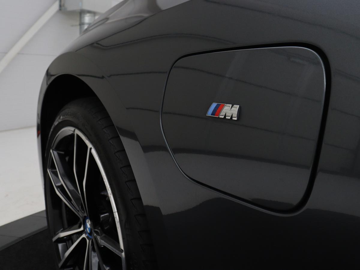 BMW 3 Serie BMW 3-serie Touring 320e Business Edition Plus M-sport | 84,4% SOH | Panoramadak | Leder | Elektrische trekhaak | Camera | Park assist | Cruise control | Carplay | Sfeerverlichting |