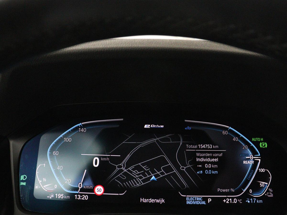 BMW 3 Serie BMW 3-serie Touring 320e Business Edition Plus M-sport | 84,4% SOH | Panoramadak | Leder | Elektrische trekhaak | Camera | Park assist | Cruise control | Carplay | Sfeerverlichting |