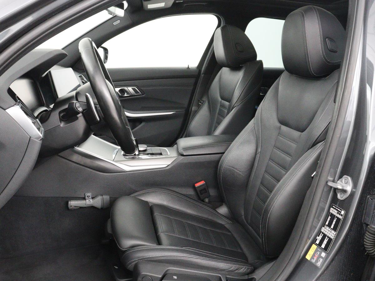 BMW 3 Serie BMW 3-serie Touring 320e Business Edition Plus M-sport | 84,4% SOH | Panoramadak | Leder | Elektrische trekhaak | Camera | Park assist | Cruise control | Carplay | Sfeerverlichting |