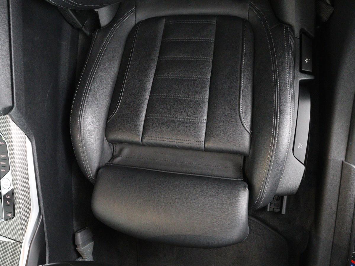 BMW 3 Serie BMW 3-serie Touring 320e Business Edition Plus M-sport | 84,4% SOH | Panoramadak | Leder | Elektrische trekhaak | Camera | Park assist | Cruise control | Carplay | Sfeerverlichting |