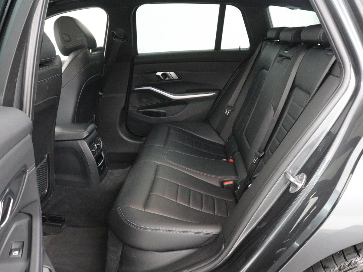 BMW 3 Serie BMW 3-serie Touring 320e Business Edition Plus M-sport | 84,4% SOH | Panoramadak | Leder | Elektrische trekhaak | Camera | Park assist | Cruise control | Carplay | Sfeerverlichting |