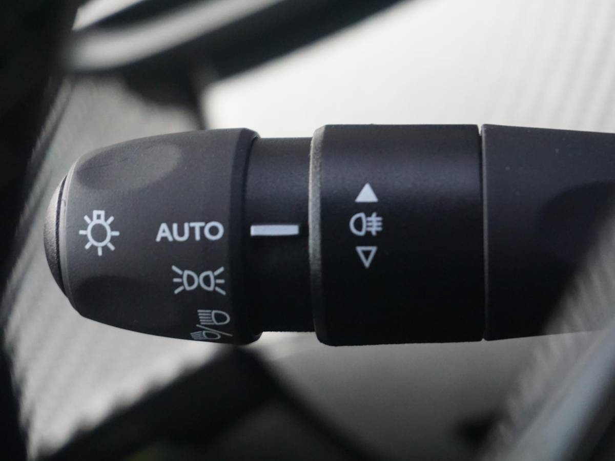 Peugeot 2008 Peugeot 2008 1.2 Hybrid 145 GT 360 Camera