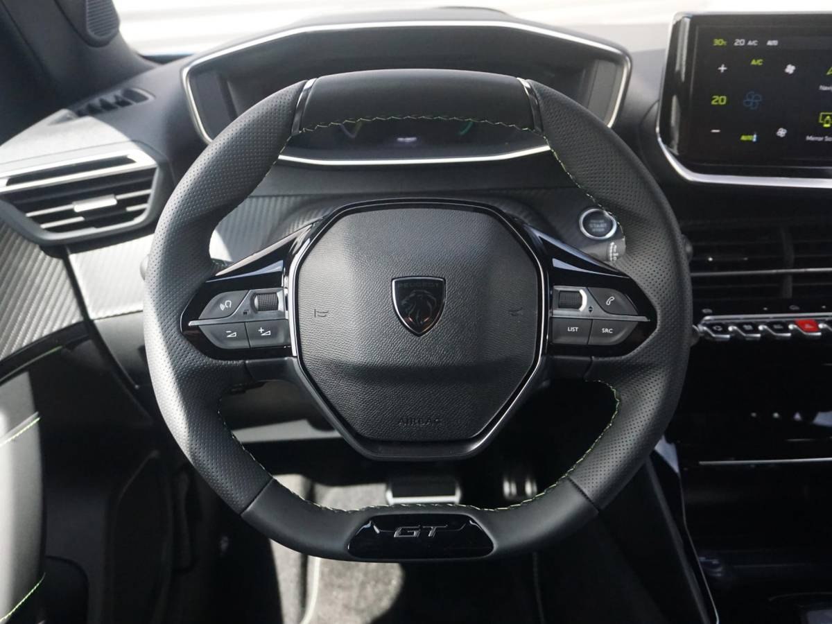Peugeot 2008 Peugeot 2008 1.2 Hybrid 145 GT 360 Camera