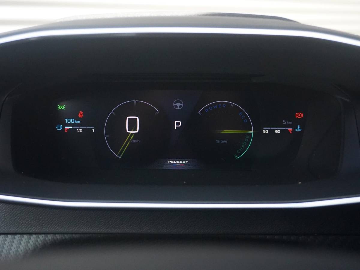 Peugeot 2008 Peugeot 2008 1.2 Hybrid 145 GT 360 Camera
