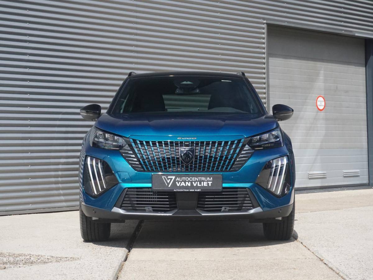 Peugeot 2008 Peugeot 2008 1.2 Hybrid 145 GT 360 Camera