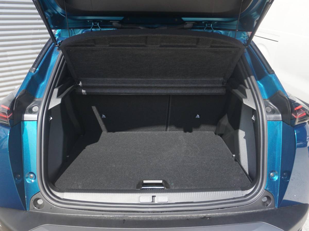 Peugeot 2008 Peugeot 2008 1.2 Hybrid 145 GT 360 Camera