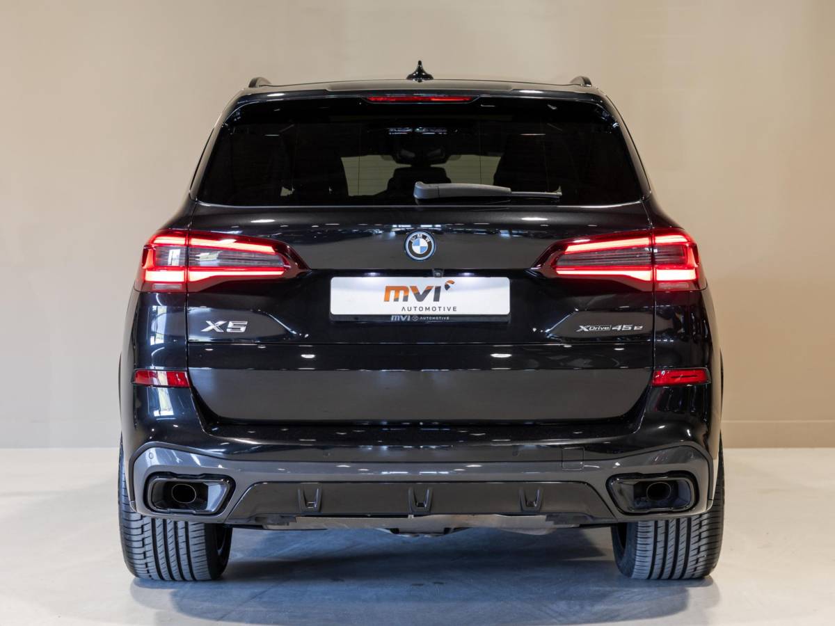 BMW X5 BMW X5 xDrive45e Executive M Pakket  / 394pk / SOH 90% / Panorama dak / Trekhaak / Head-up display / 360 graden camera /