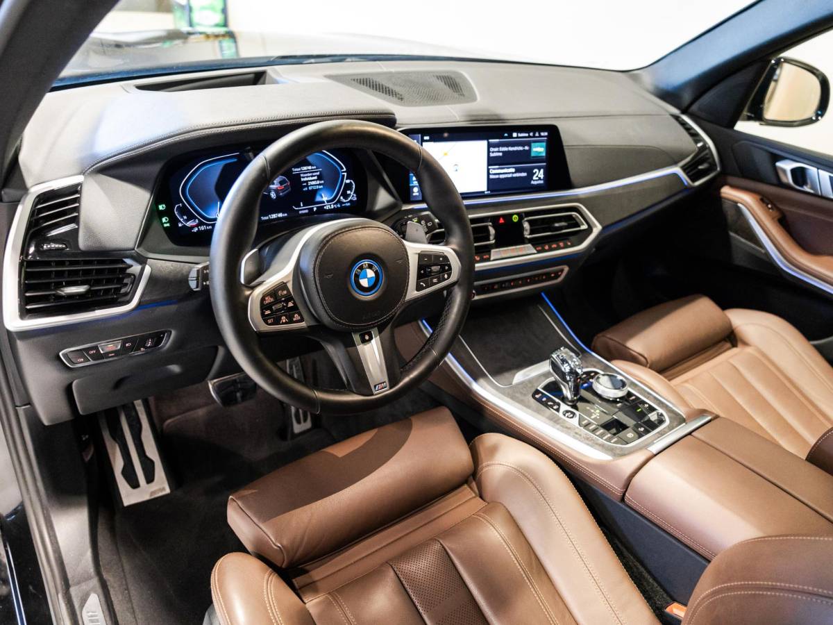 BMW X5 BMW X5 xDrive45e Executive M Pakket  / 394pk / SOH 90% / Panorama dak / Trekhaak / Head-up display / 360 graden camera /