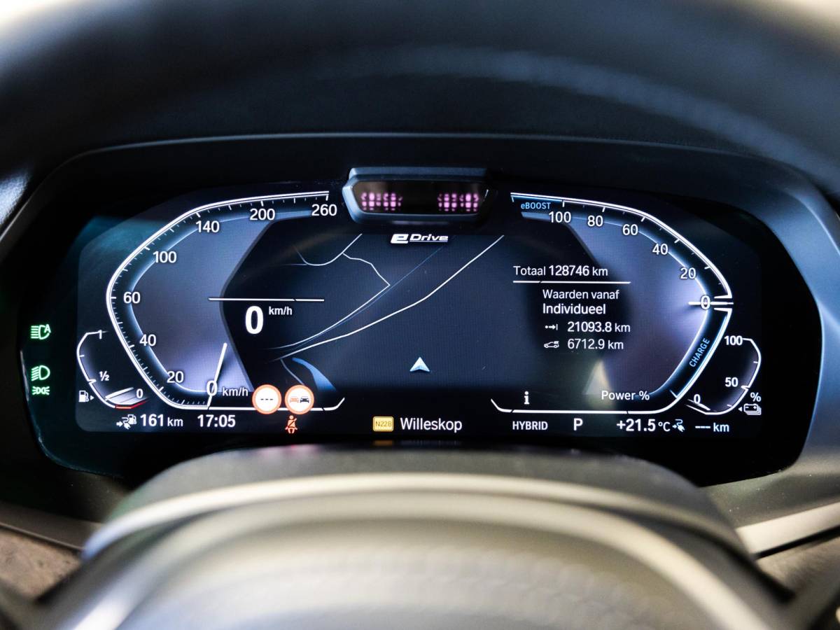 BMW X5 BMW X5 xDrive45e Executive M Pakket  / 394pk / SOH 90% / Panorama dak / Trekhaak / Head-up display / 360 graden camera /