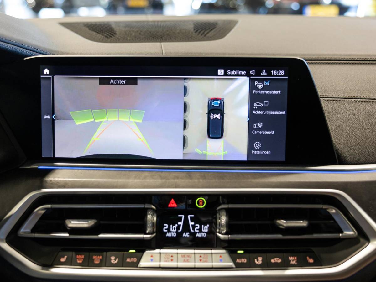 BMW X5 BMW X5 xDrive45e Executive M Pakket  / 394pk / SOH 90% / Panorama dak / Trekhaak / Head-up display / 360 graden camera /