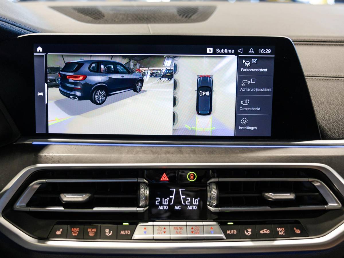 BMW X5 BMW X5 xDrive45e Executive M Pakket  / 394pk / SOH 90% / Panorama dak / Trekhaak / Head-up display / 360 graden camera /