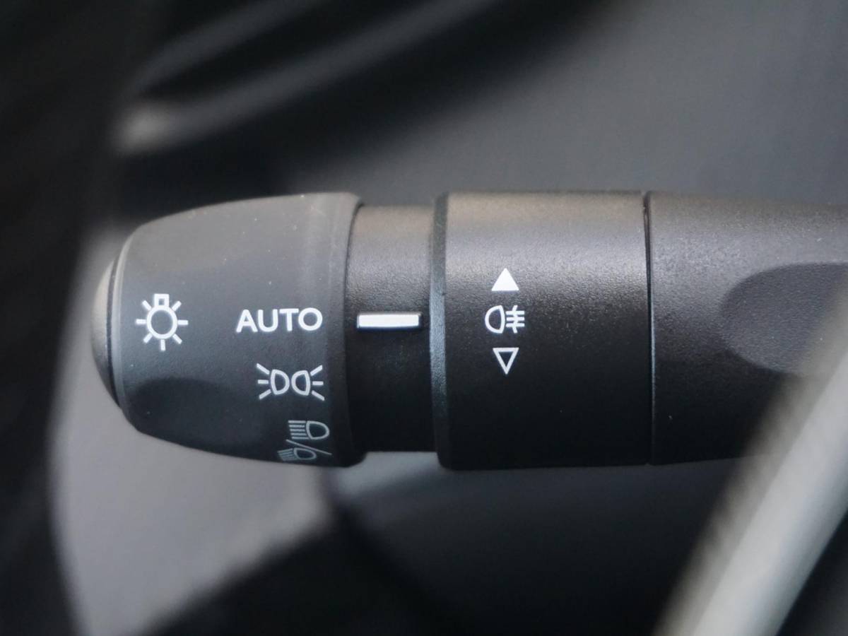 Peugeot 208 Peugeot 208 1.2 Hybrid 110 e-DCS6 Allure 360 Camera