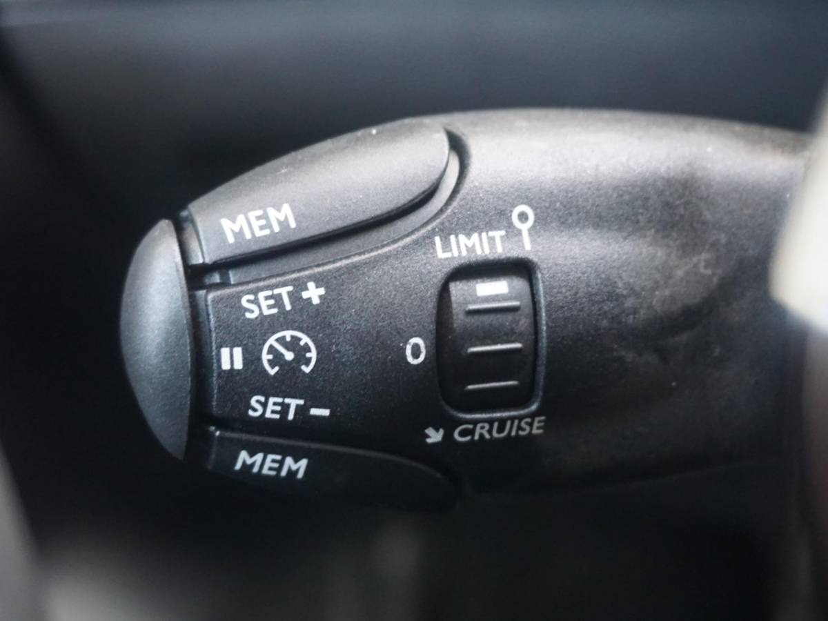 Peugeot 208 Peugeot 208 1.2 Hybrid 110 e-DCS6 Allure 360 Camera