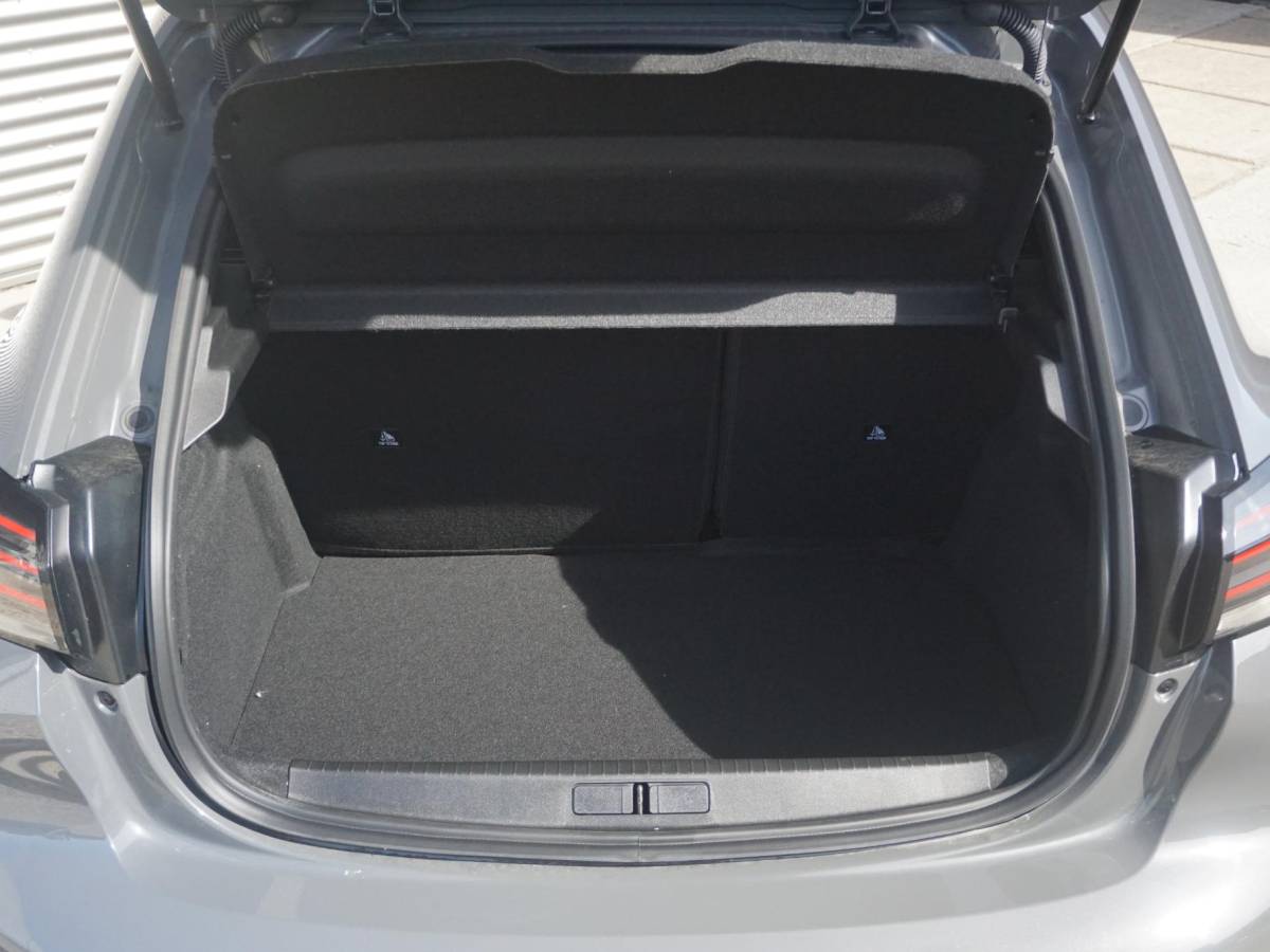 Peugeot 208 Peugeot 208 1.2 Hybrid 110 e-DCS6 Allure 360 Camera
