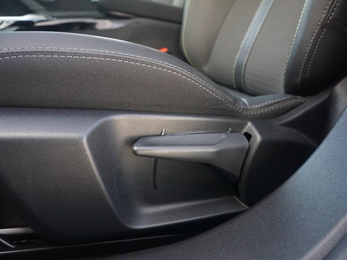 Peugeot e-2008 Peugeot e-2008 EV GT Avantage 54 kWh Carplay