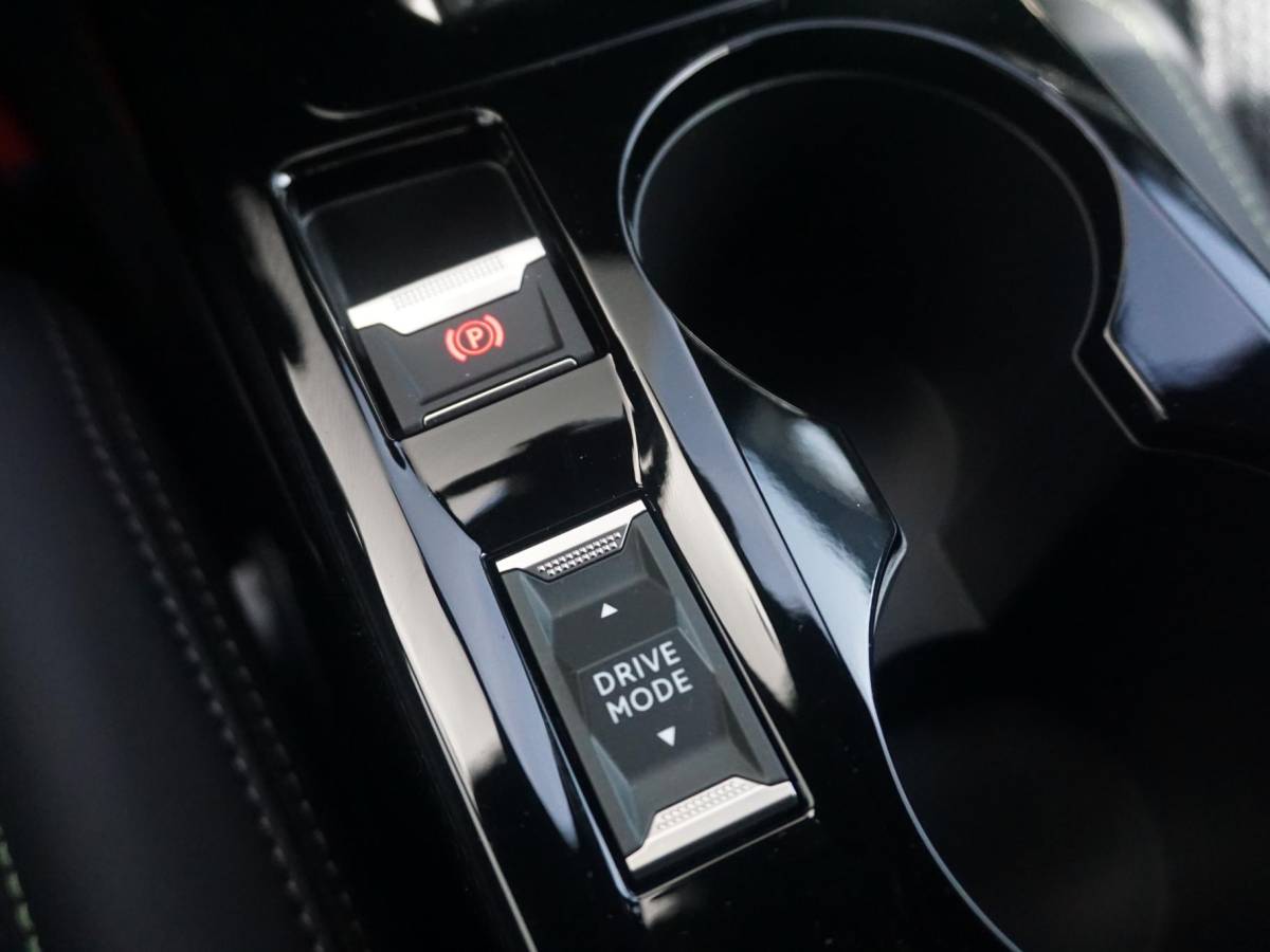 Peugeot e-2008 Peugeot e-2008 EV GT Avantage 54 kWh Carplay