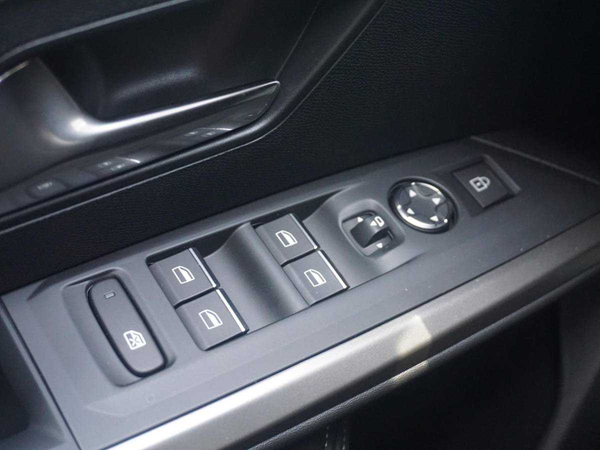 Peugeot 5008 Peugeot 5008 1.6 Plug-in Hybrid 195 GT 7p Panoramadak