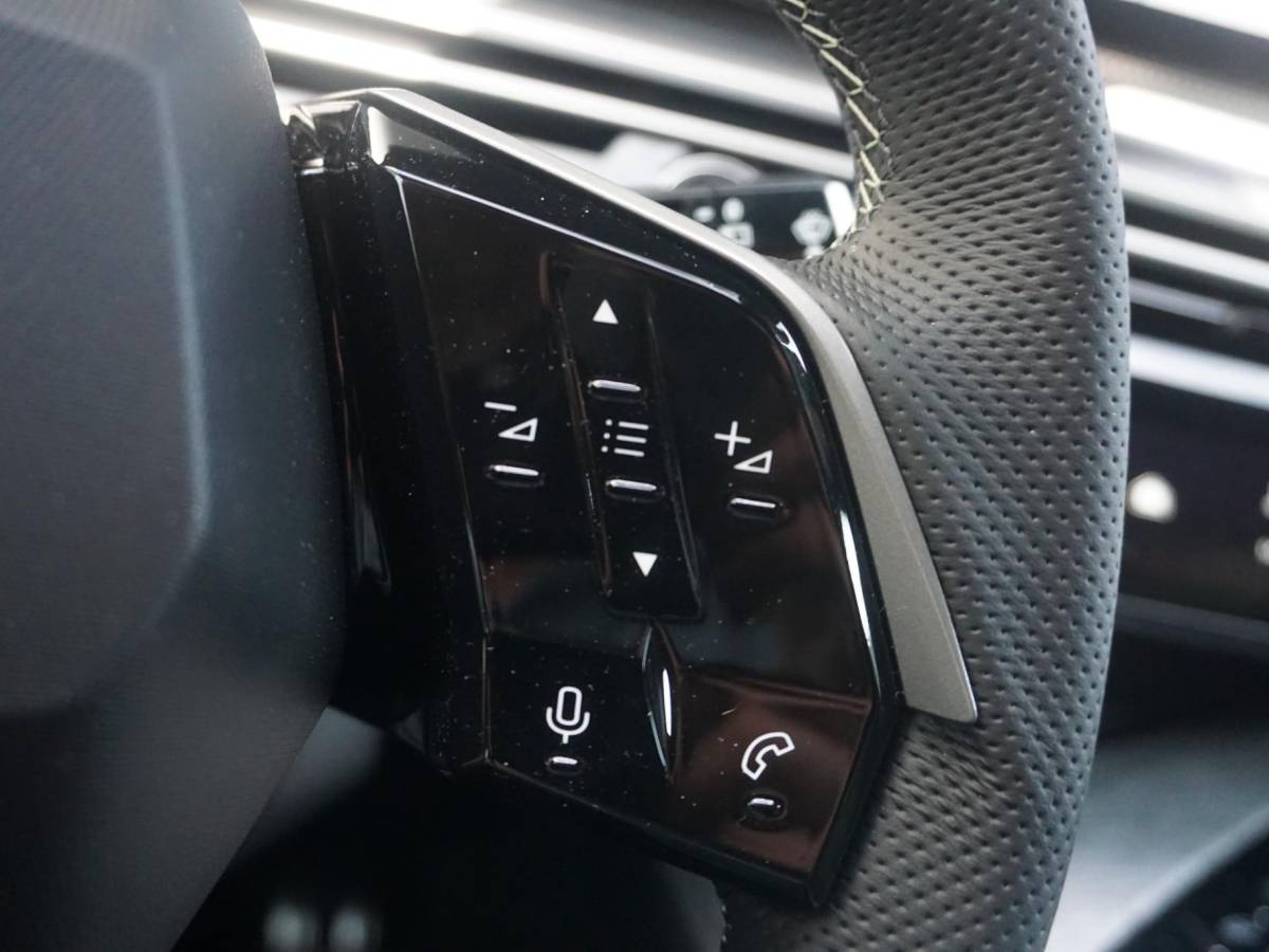 Peugeot 5008 Peugeot 5008 1.6 Plug-in Hybrid 195 GT 7p Panoramadak