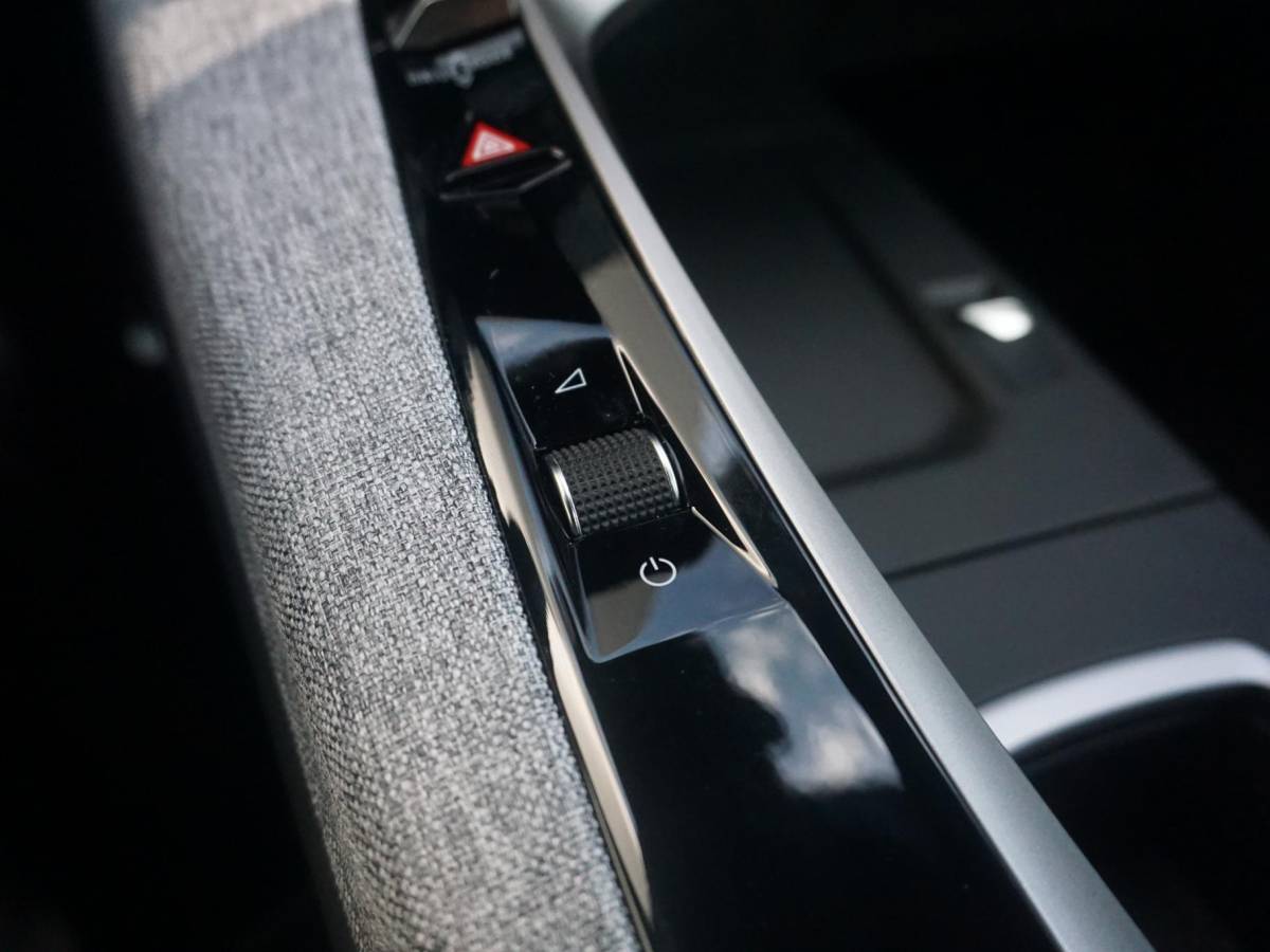 Peugeot 5008 Peugeot 5008 1.6 Plug-in Hybrid 195 GT 7p Panoramadak