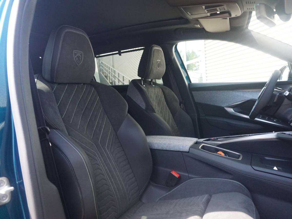 Peugeot 5008 Peugeot 5008 1.6 Plug-in Hybrid 195 GT 7p Panoramadak