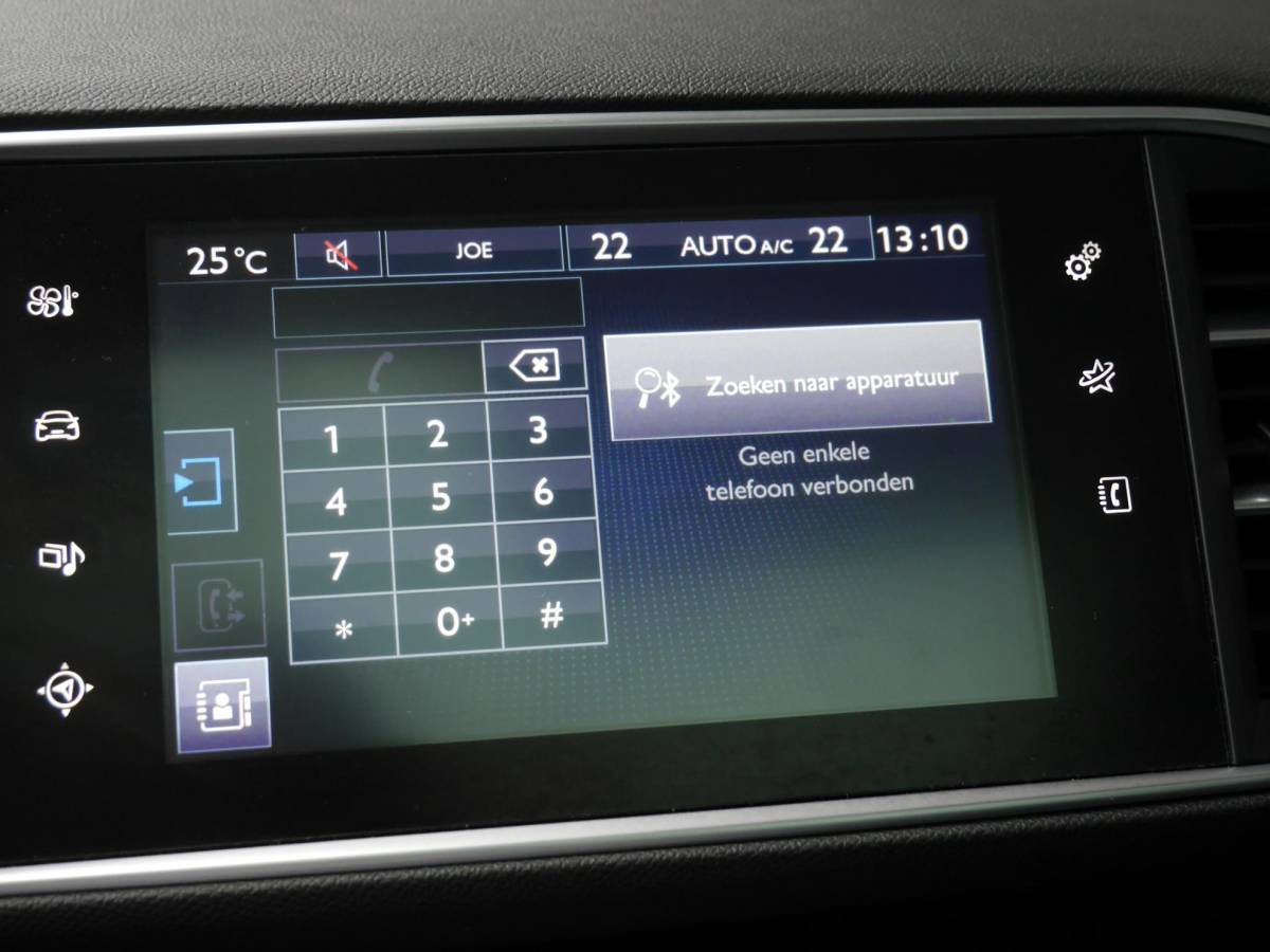 Peugeot 308 Peugeot 308 SW 1.2 PureTech Style | 130 PK | Panoramadak | Climate control | Parkeersensoren | Lichtmetalen velgen | Getint glas | Cruise control