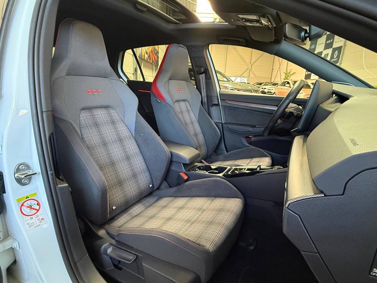Volkswagen Golf Volkswagen GOLF 8.5 GTI 2.0 TSI 265PK, 1 Jaar Bovag Garantie, PANO, IQ, HUD, Trekhaak