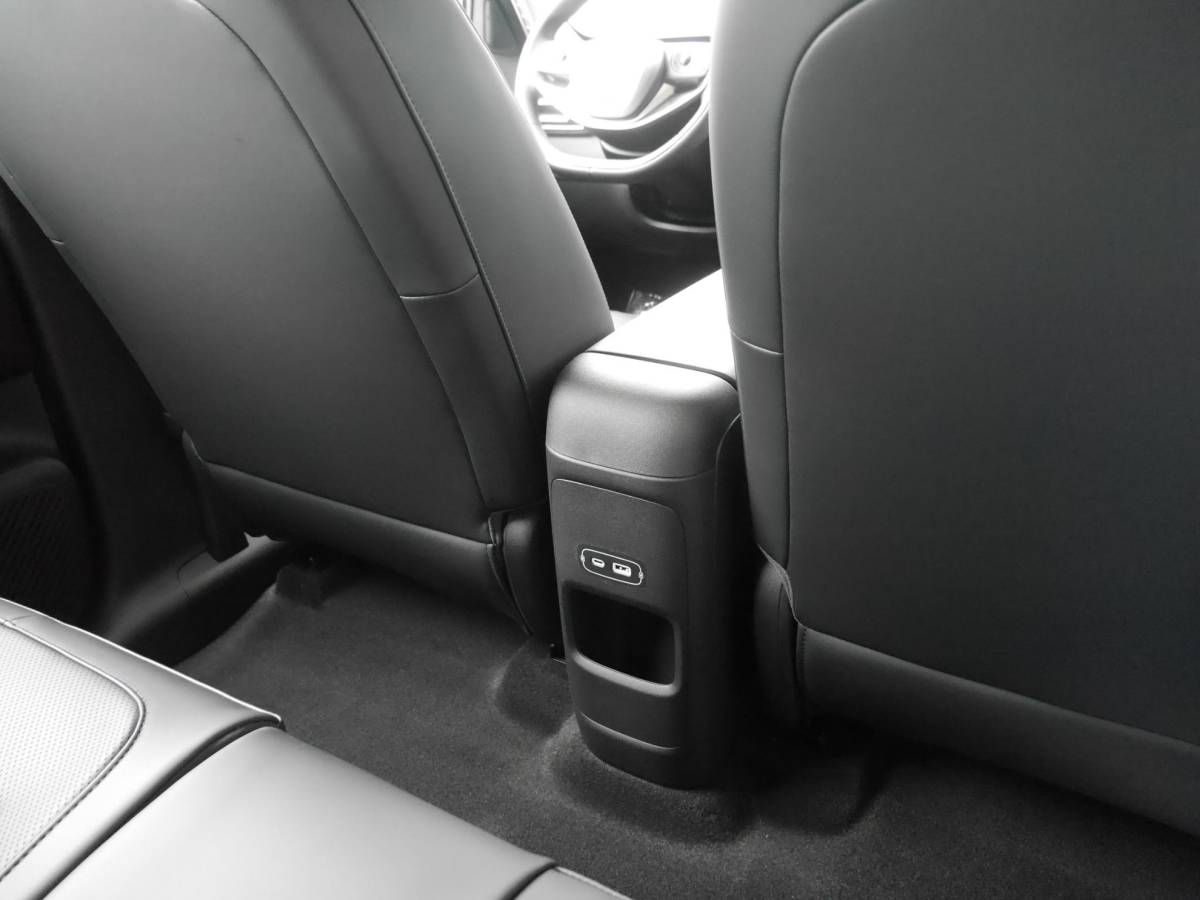 Leapmotor B03X Leapmotor B03X ProMax Design 53 kWh | Binnenkort leverbaar in deze kleur | | Hoge zit | Carplay | Camera | Navigatie | 18inch velgen | Parkeersensoren | LED Lampen |