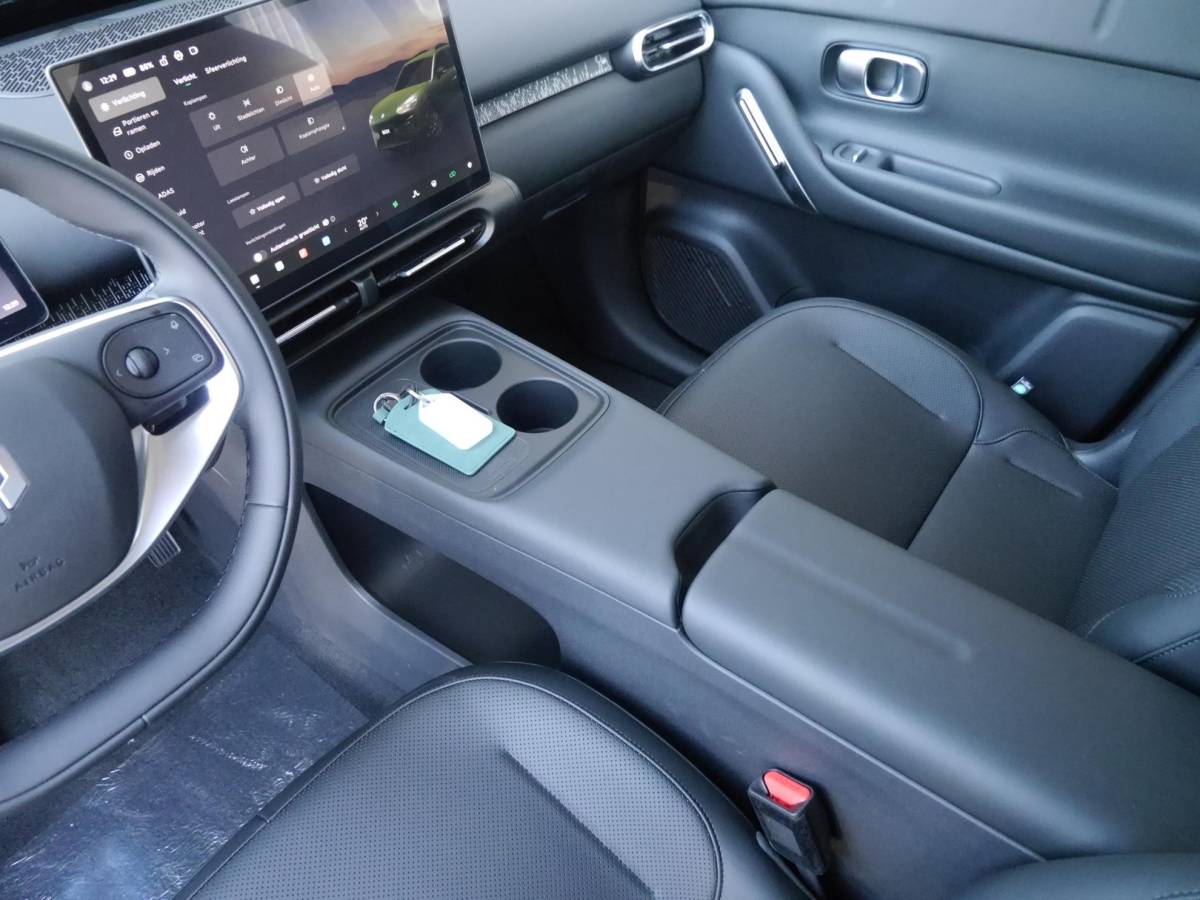 Leapmotor B03X Leapmotor B03X ProMax Design 53 kWh | Binnenkort leverbaar in deze kleur | | Hoge zit | Carplay | Camera | Navigatie | 18inch velgen | Parkeersensoren | LED Lampen |
