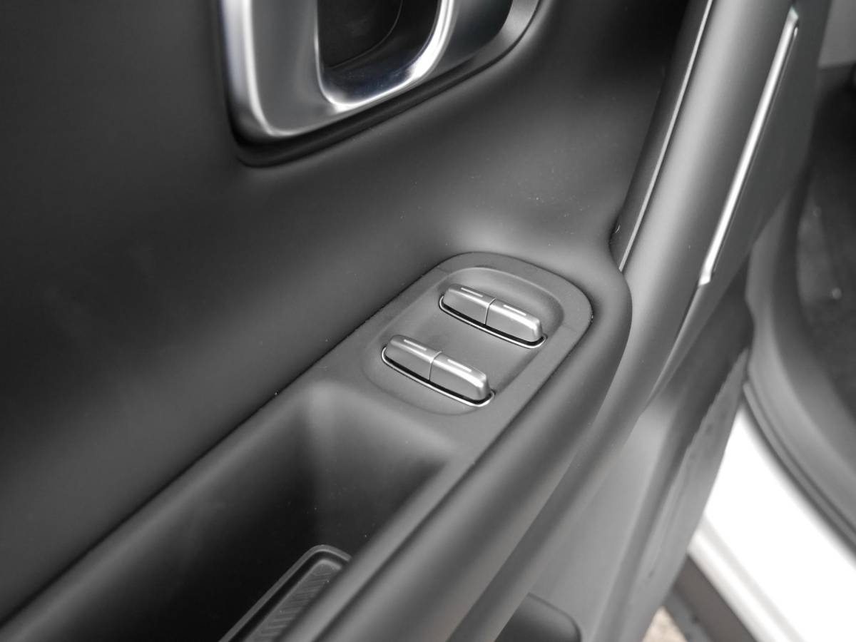 Leapmotor B03X Leapmotor B03X ProMax Design 53 kWh | Binnenkort leverbaar in deze kleur | | Hoge zit | Carplay | Camera | Navigatie | 18inch velgen | Parkeersensoren | LED Lampen |