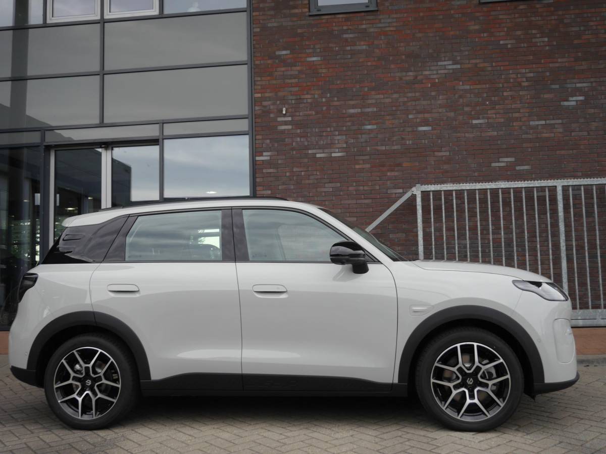 Leapmotor B03X Leapmotor B03X ProMax Design 53 kWh | Binnenkort leverbaar in deze kleur | | Hoge zit | Carplay | Camera | Navigatie | 18inch velgen | Parkeersensoren | LED Lampen |