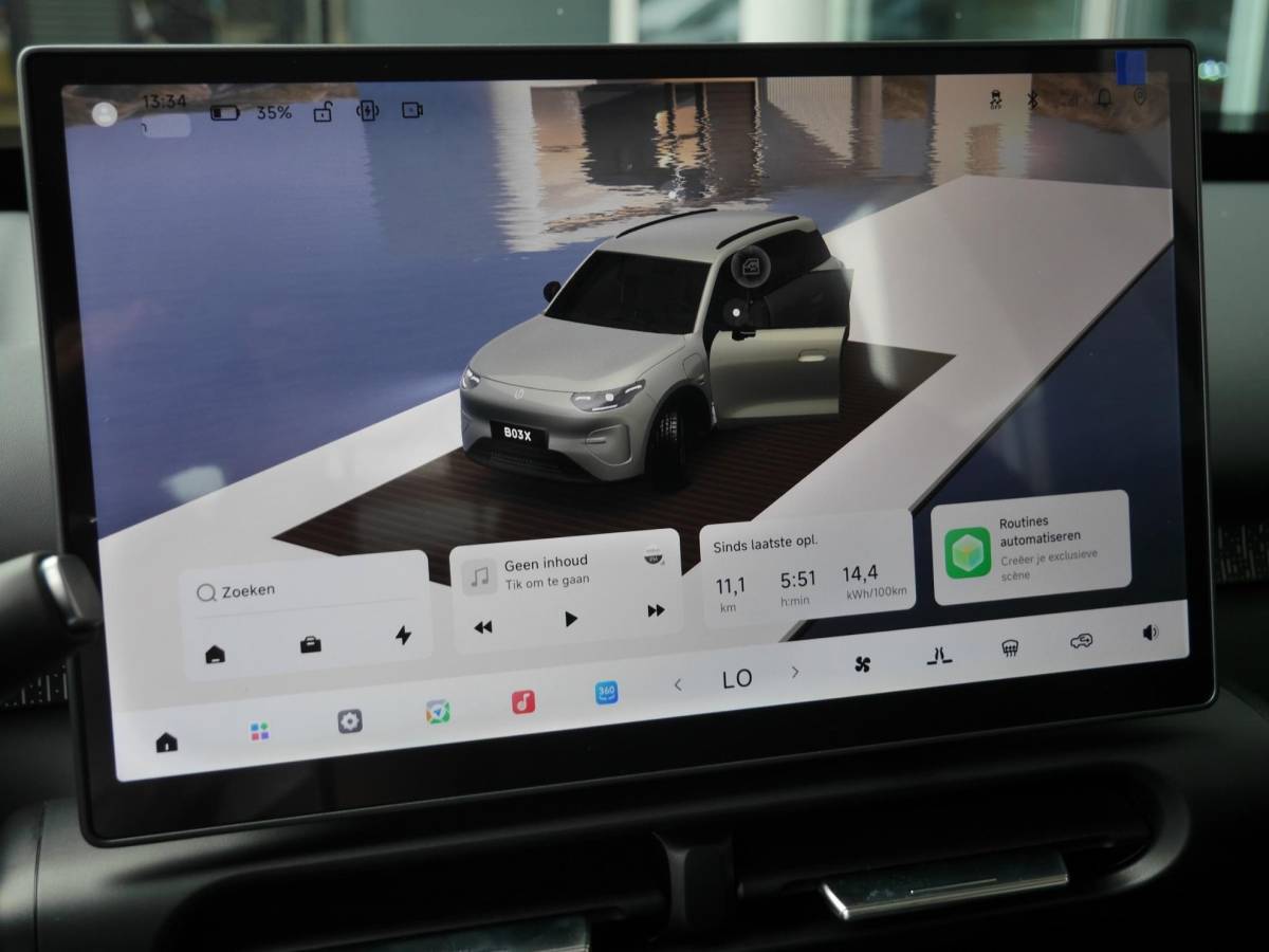 Leapmotor B03X Leapmotor B03X ProMax Design 53 kWh | Binnenkort leverbaar in deze kleur | | Hoge zit | Carplay | Camera | Navigatie | 18inch velgen | Parkeersensoren | LED Lampen |