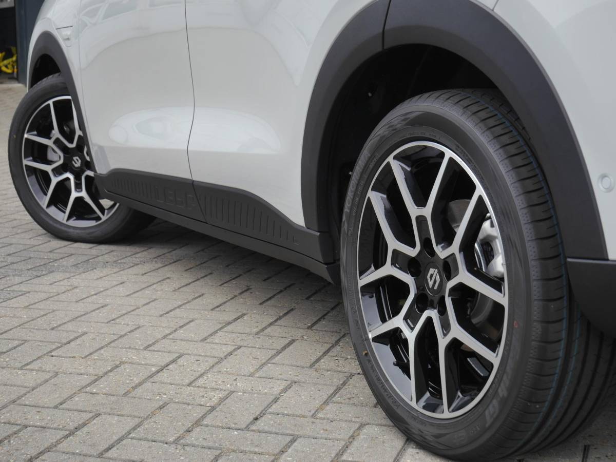 Leapmotor B03X Leapmotor B03X ProMax Design 53 kWh | Binnenkort leverbaar in deze kleur | | Hoge zit | Carplay | Camera | Navigatie | 18inch velgen | Parkeersensoren | LED Lampen |