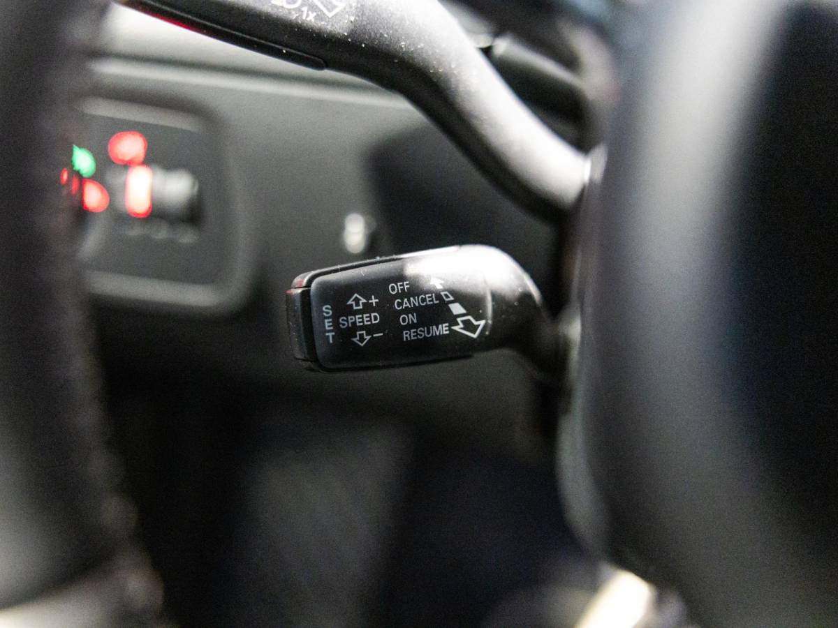 Audi TT Audi TT 2.0 TFSI q. Pro Line S-Line / 211pk / Apple CarPlay / Leder / Stoelverwarming /