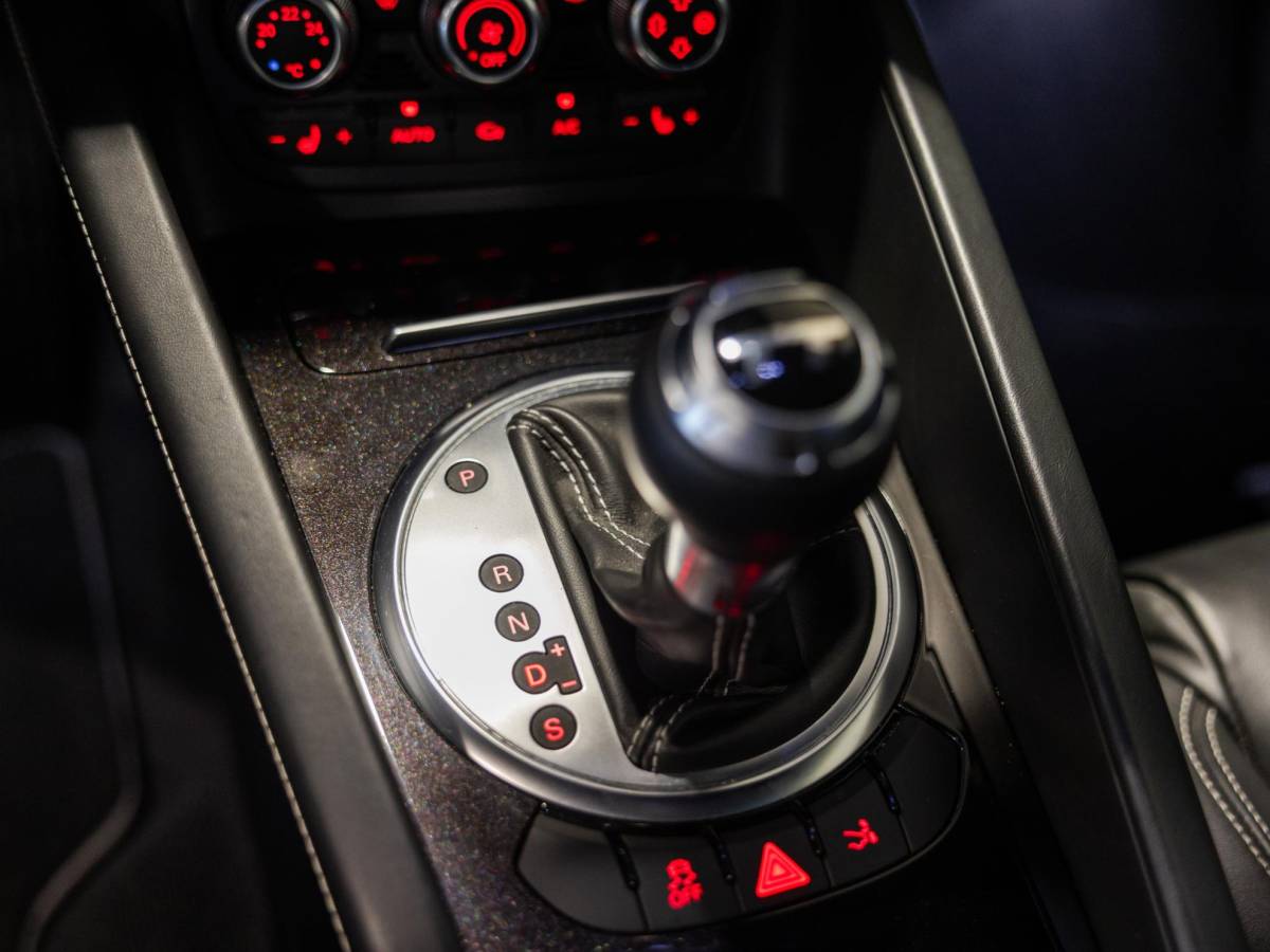 Audi TT Audi TT 2.0 TFSI q. Pro Line S-Line / 211pk / Apple CarPlay / Leder / Stoelverwarming /