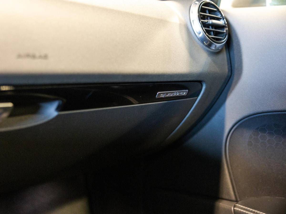 Audi TT Audi TT 2.0 TFSI q. Pro Line S-Line / 211pk / Apple CarPlay / Leder / Stoelverwarming /