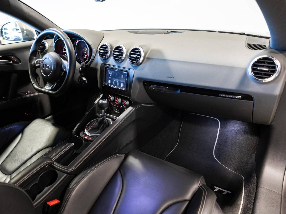 Audi TT Audi TT 2.0 TFSI q. Pro Line S-Line / 211pk / Apple CarPlay / Leder / Stoelverwarming /