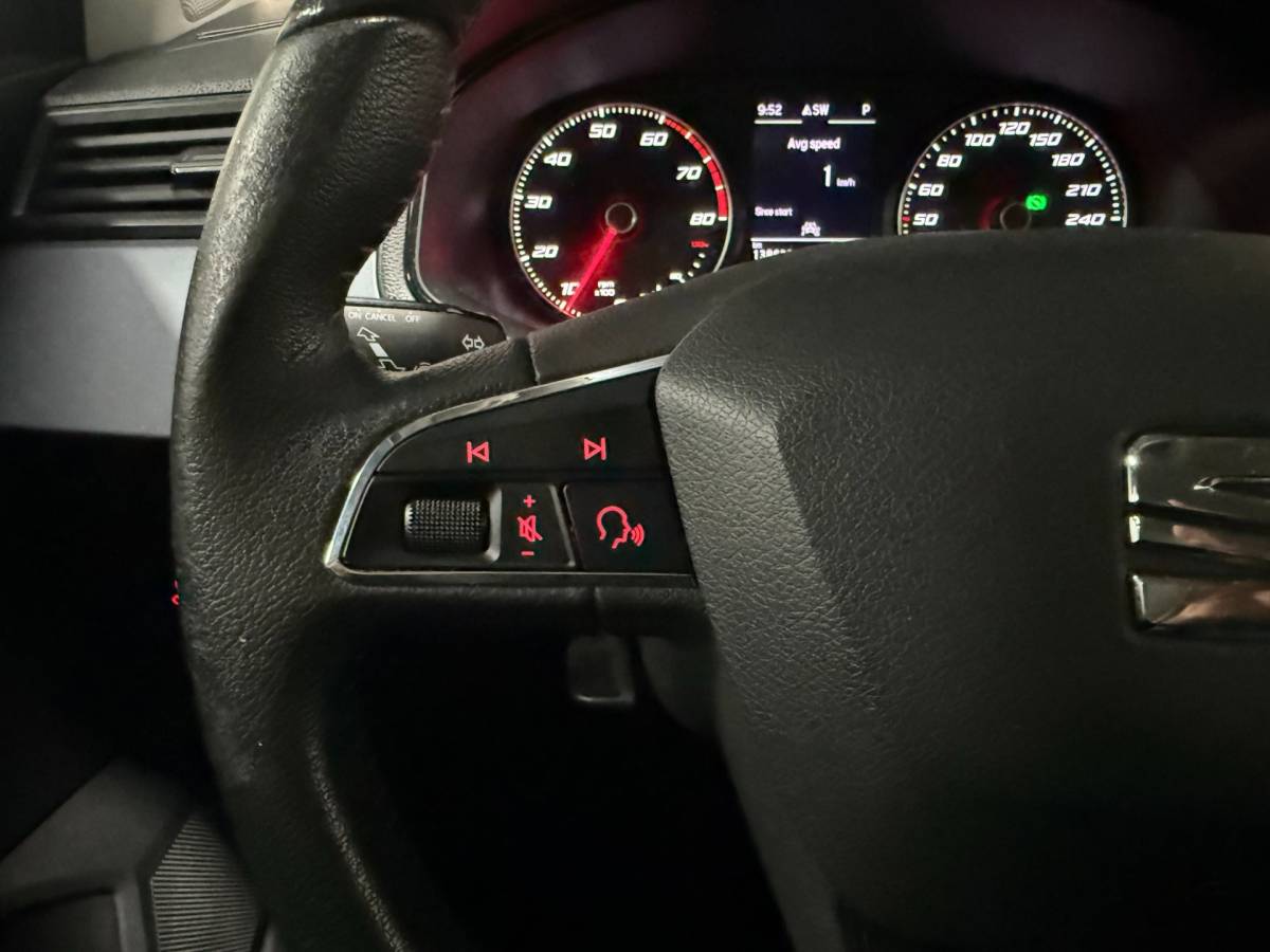 SEAT Arona Seat Arona 1.0 TSI Style Business Intense Plus Autom. Navi -Carplay Ecc