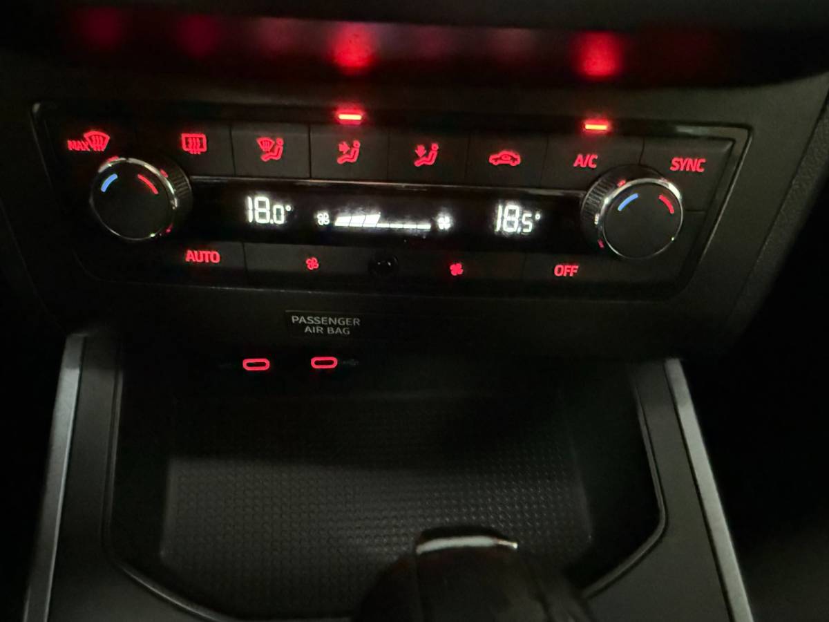 SEAT Arona Seat Arona 1.0 TSI Style Business Intense Plus Autom. Navi -Carplay Ecc
