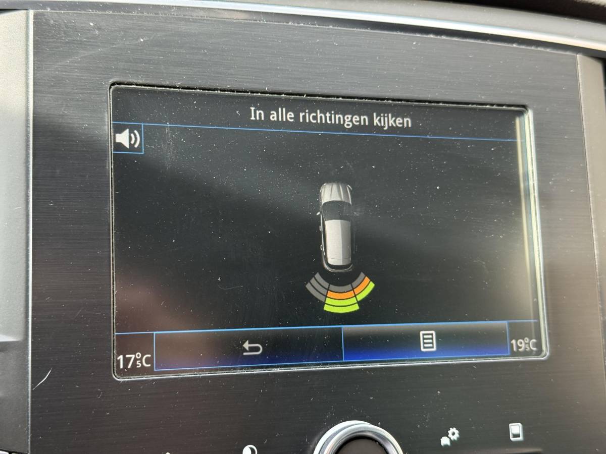 Renault Mégane Renault Mégane 1.3 TCe Limited 2e Eigenaar|Navi|Clima|Cruise|PDC|Trekhaak|N.A.P|APK tot 04-2027