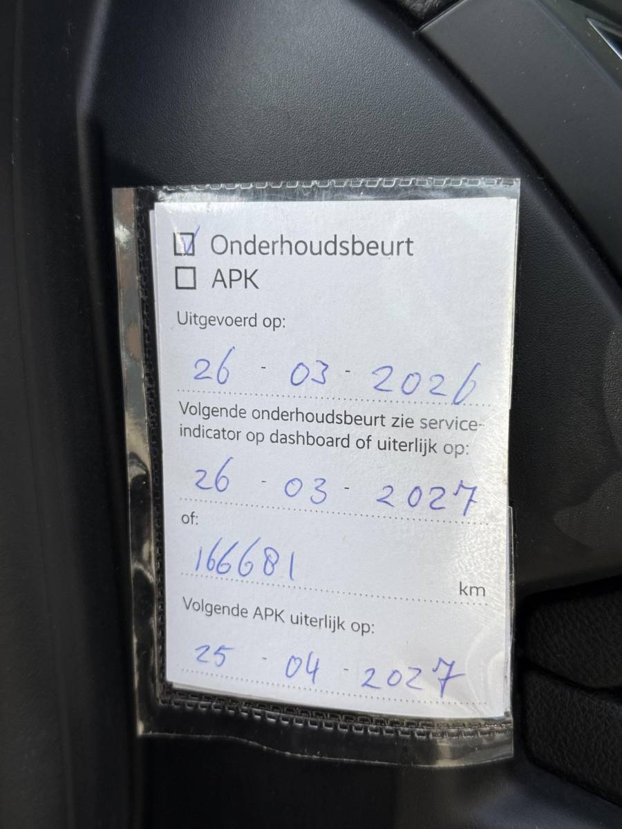 Renault Mégane Renault Mégane 1.3 TCe Limited 2e Eigenaar|Navi|Clima|Cruise|PDC|Trekhaak|N.A.P|APK tot 04-2027