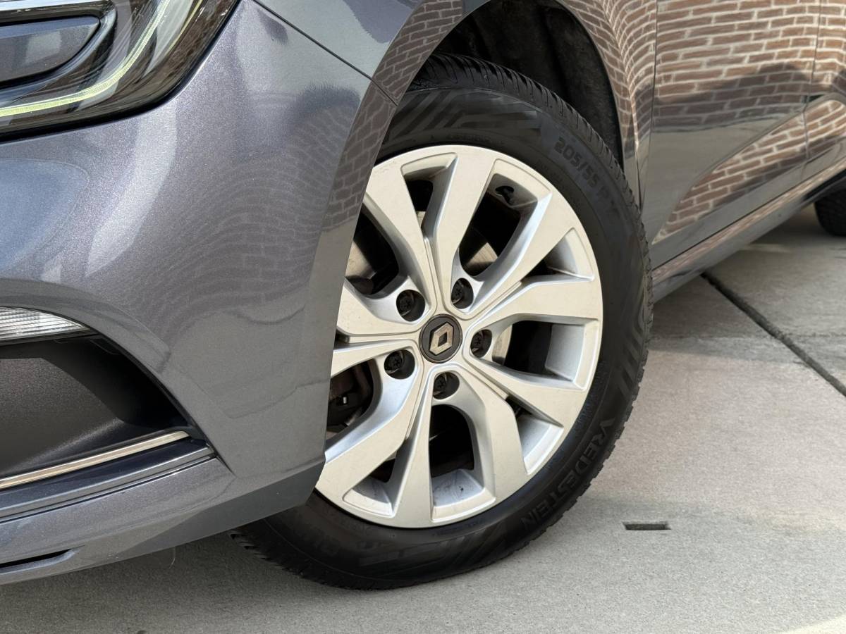 Renault Mégane Renault Mégane 1.3 TCe Limited 2e Eigenaar|Navi|Clima|Cruise|PDC|Trekhaak|N.A.P|APK tot 04-2027