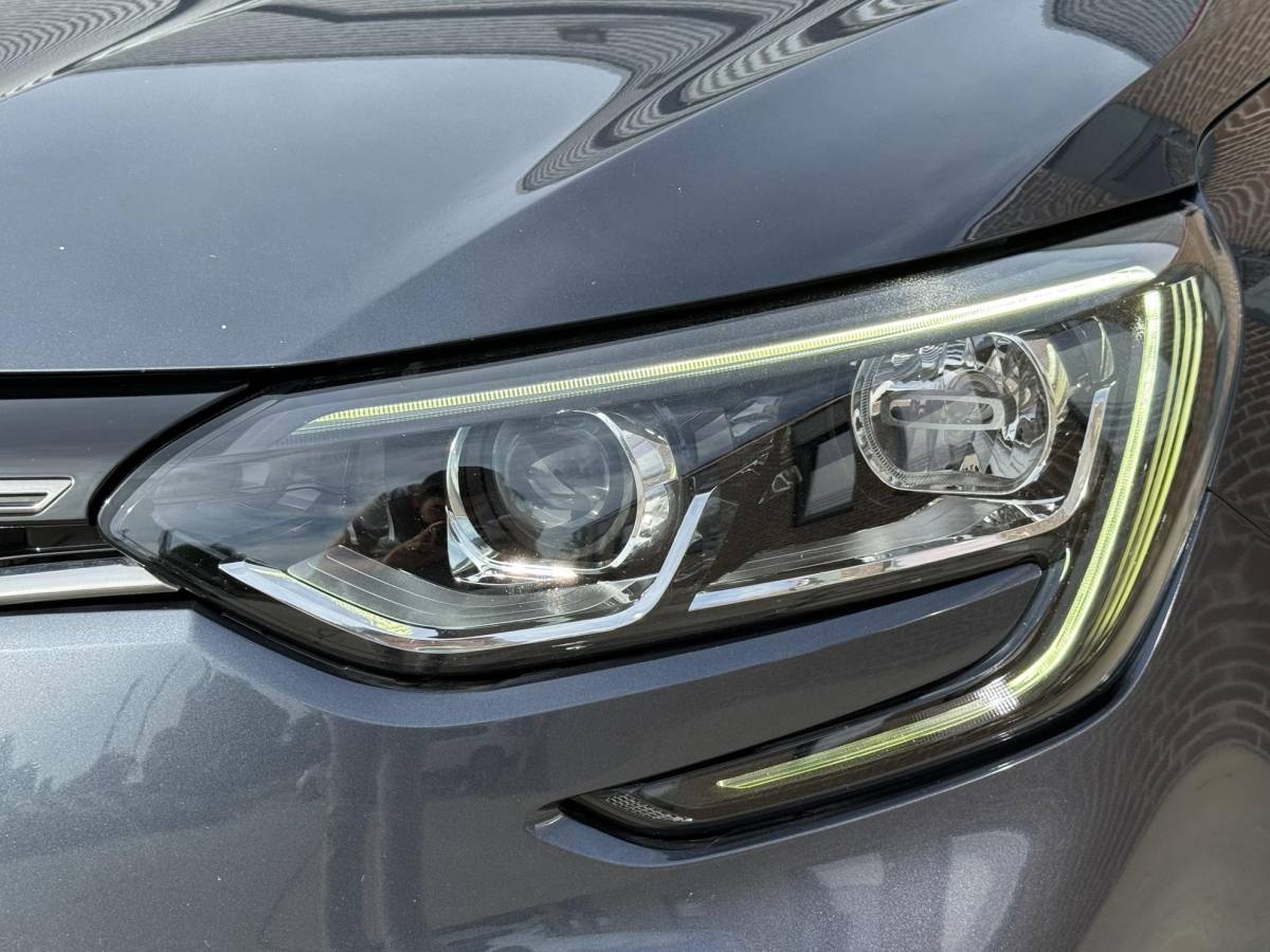 Renault Mégane Renault Mégane 1.3 TCe Limited 2e Eigenaar|Navi|Clima|Cruise|PDC|Trekhaak|N.A.P|APK tot 04-2027