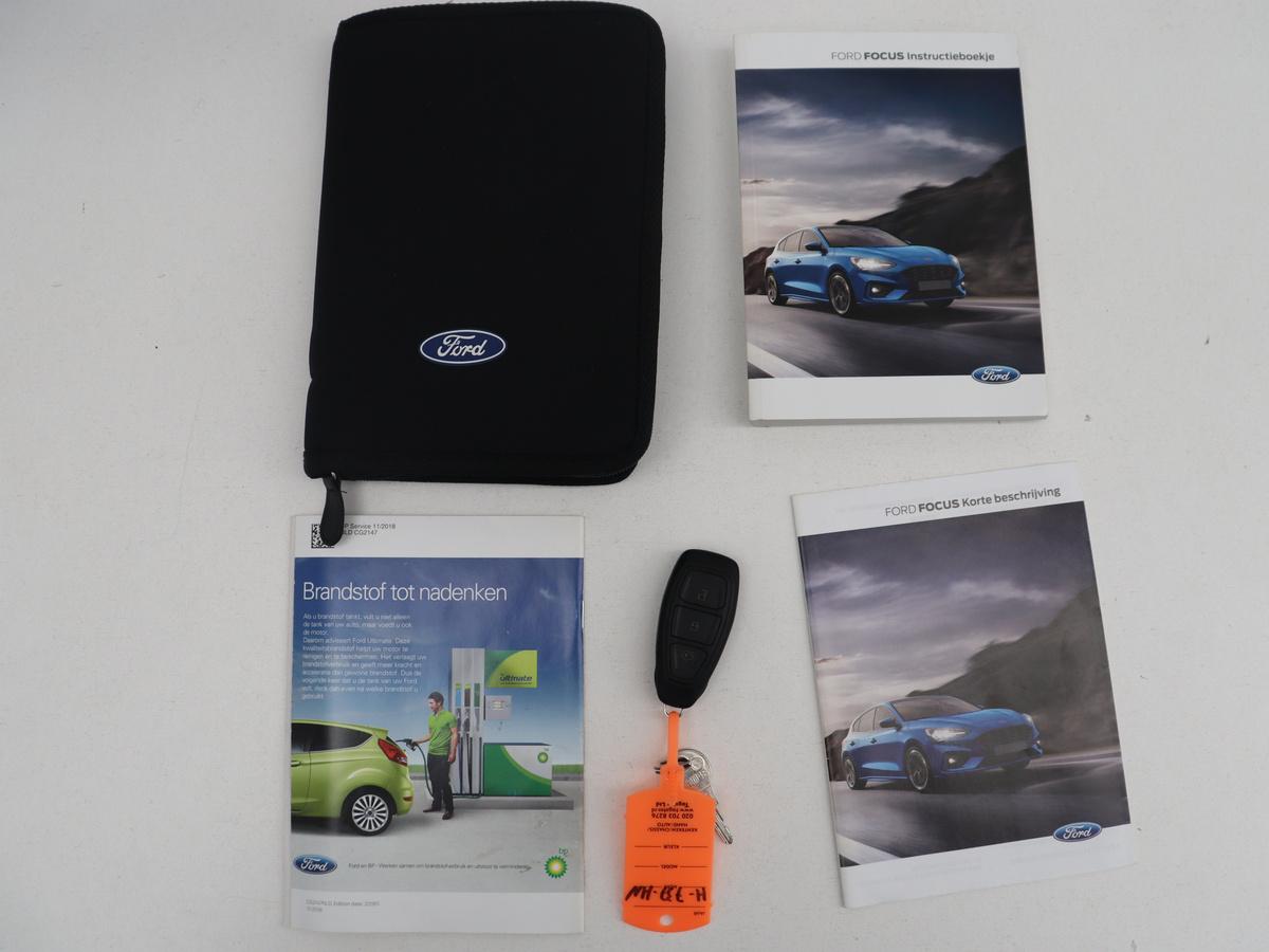 Ford Focus Ford Focus Wagon 1.5 EcoBoost ST Line Business | Bang & Olufsen | Cruise control | Navigatie | Bluetooth | Park assist | Climate control | Trekhaak
