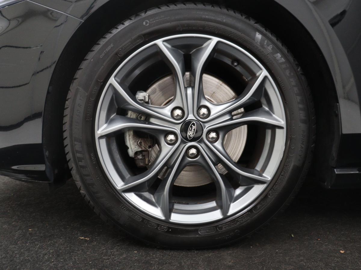 Ford Focus Ford Focus Wagon 1.5 EcoBoost ST Line Business | Bang & Olufsen | Cruise control | Navigatie | Bluetooth | Park assist | Climate control | Trekhaak