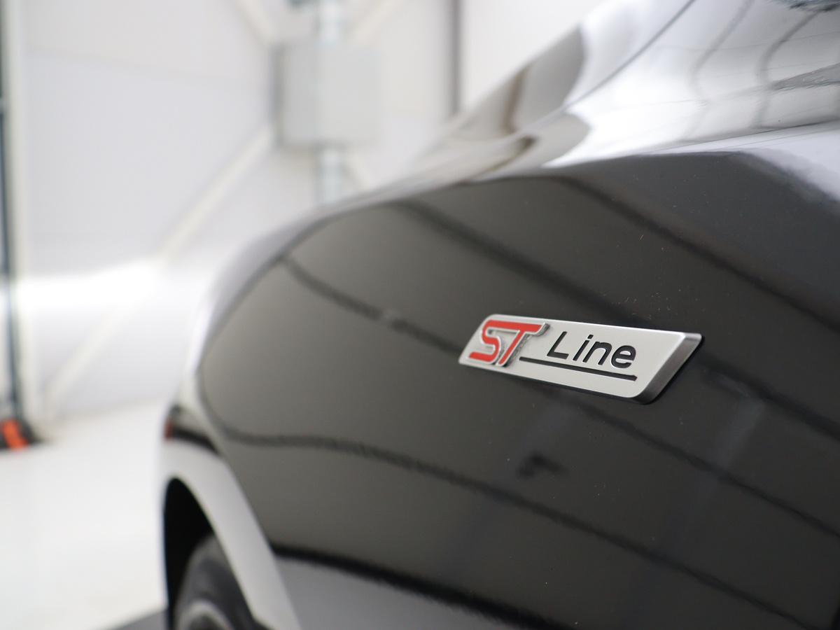 Ford Focus Ford Focus Wagon 1.5 EcoBoost ST Line Business | Bang & Olufsen | Cruise control | Navigatie | Bluetooth | Park assist | Climate control | Trekhaak
