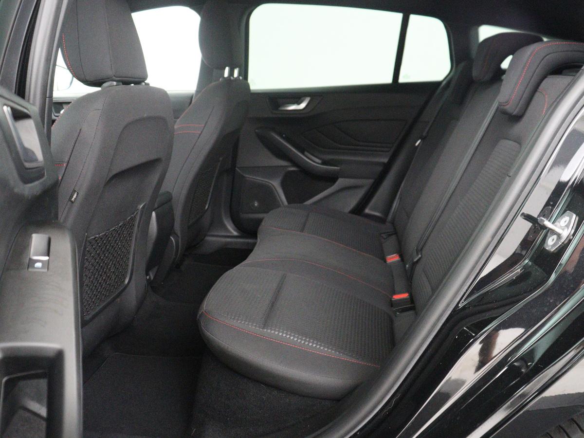 Ford Focus Ford Focus Wagon 1.5 EcoBoost ST Line Business | Bang & Olufsen | Cruise control | Navigatie | Bluetooth | Park assist | Climate control | Trekhaak