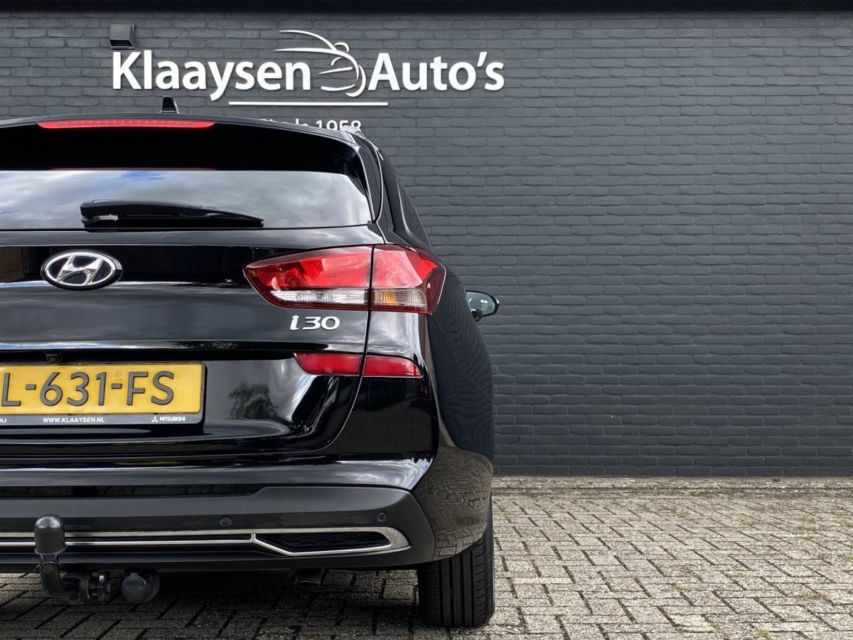 Hyundai i30 Hyundai i30 Wagon 1.5 T-GDi  MHEV 160 pk Comfort Smart AUT. | navigatie | stoel-/stuurverw. | camera | trekhaak | parkeersensoren