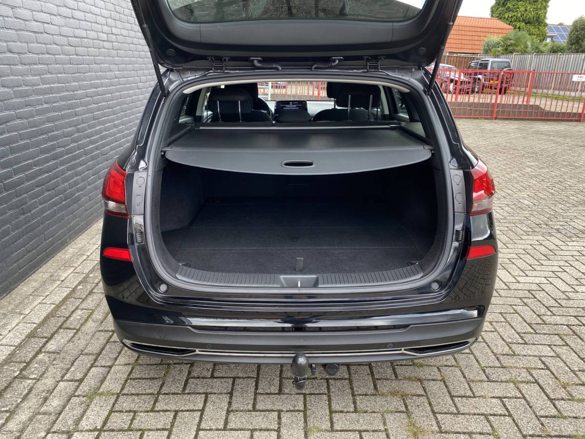 Hyundai i30 Hyundai i30 Wagon 1.5 T-GDi  MHEV 160 pk Comfort Smart AUT. | navigatie | stoel-/stuurverw. | camera | trekhaak | parkeersensoren