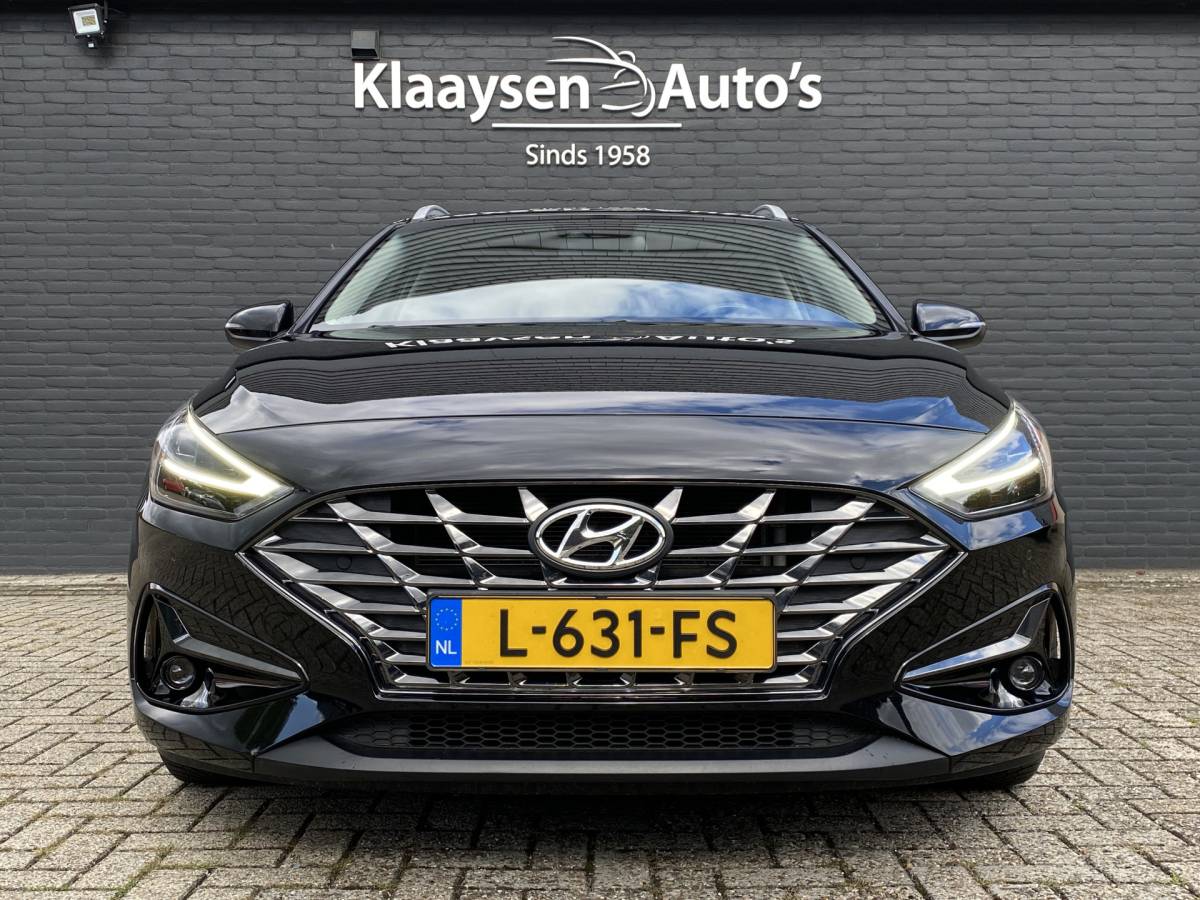 Hyundai i30 Hyundai i30 Wagon 1.5 T-GDi  MHEV 160 pk Comfort Smart AUT. | navigatie | stoel-/stuurverw. | camera | trekhaak | parkeersensoren